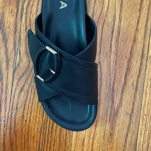 MIA summer slides, Size: 6.5, Color: black - Picture 7 of 8
